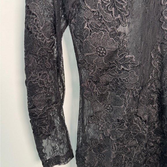 Chic Black Floral Lace Long Sleeve Dress - Picture 2 of 4